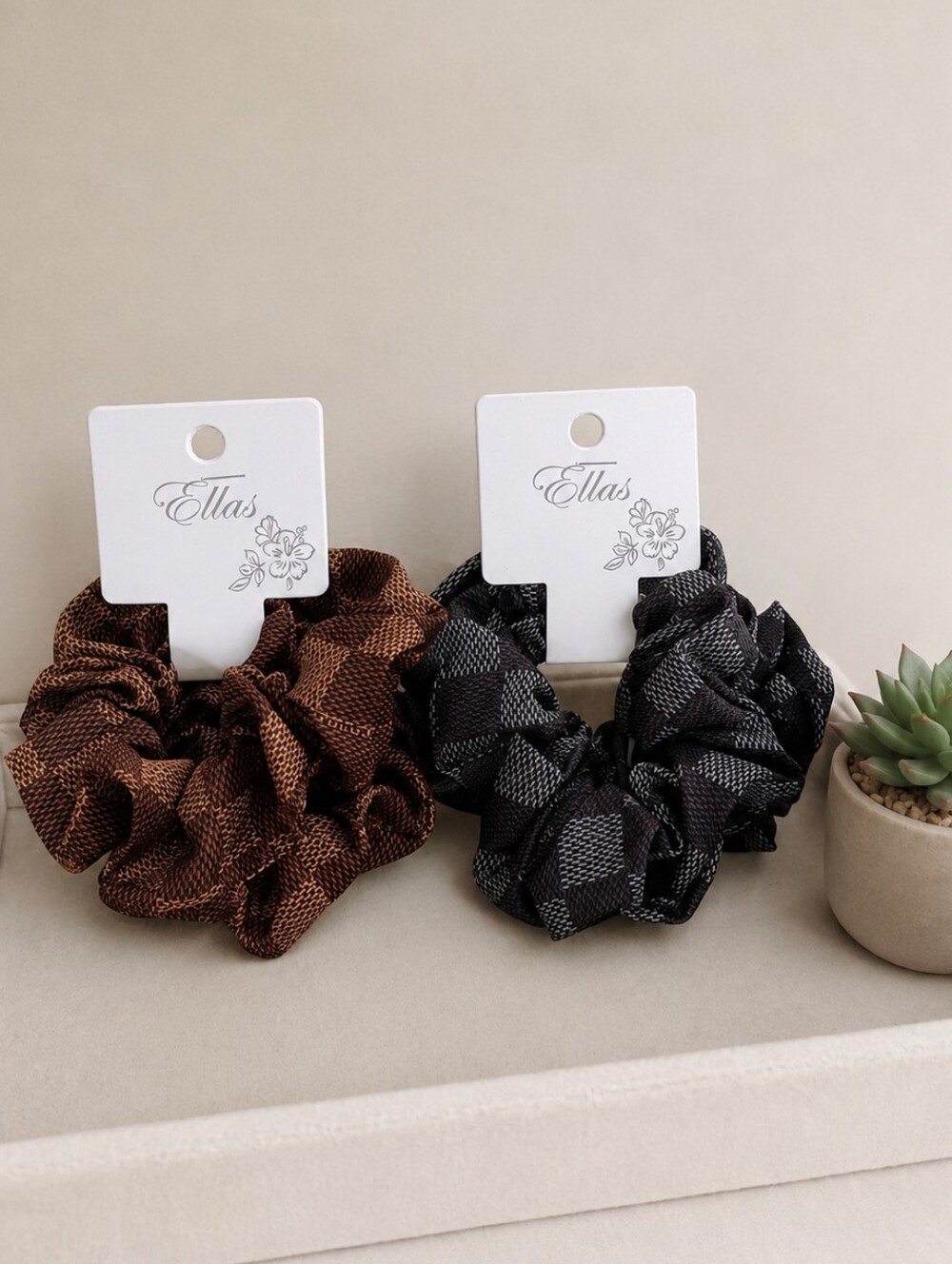 Women's Fashion Houndstooth Scrunchie Set of 4PC Hair Accessories  Checkered